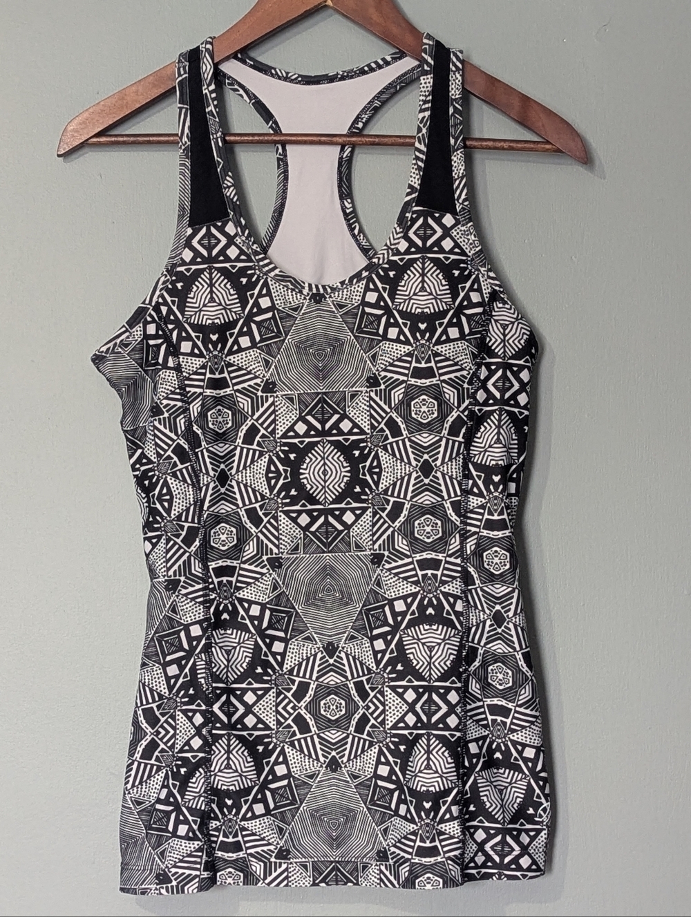 Mondetta MPG Women's Black & White Geometric Racerback Tank Top
